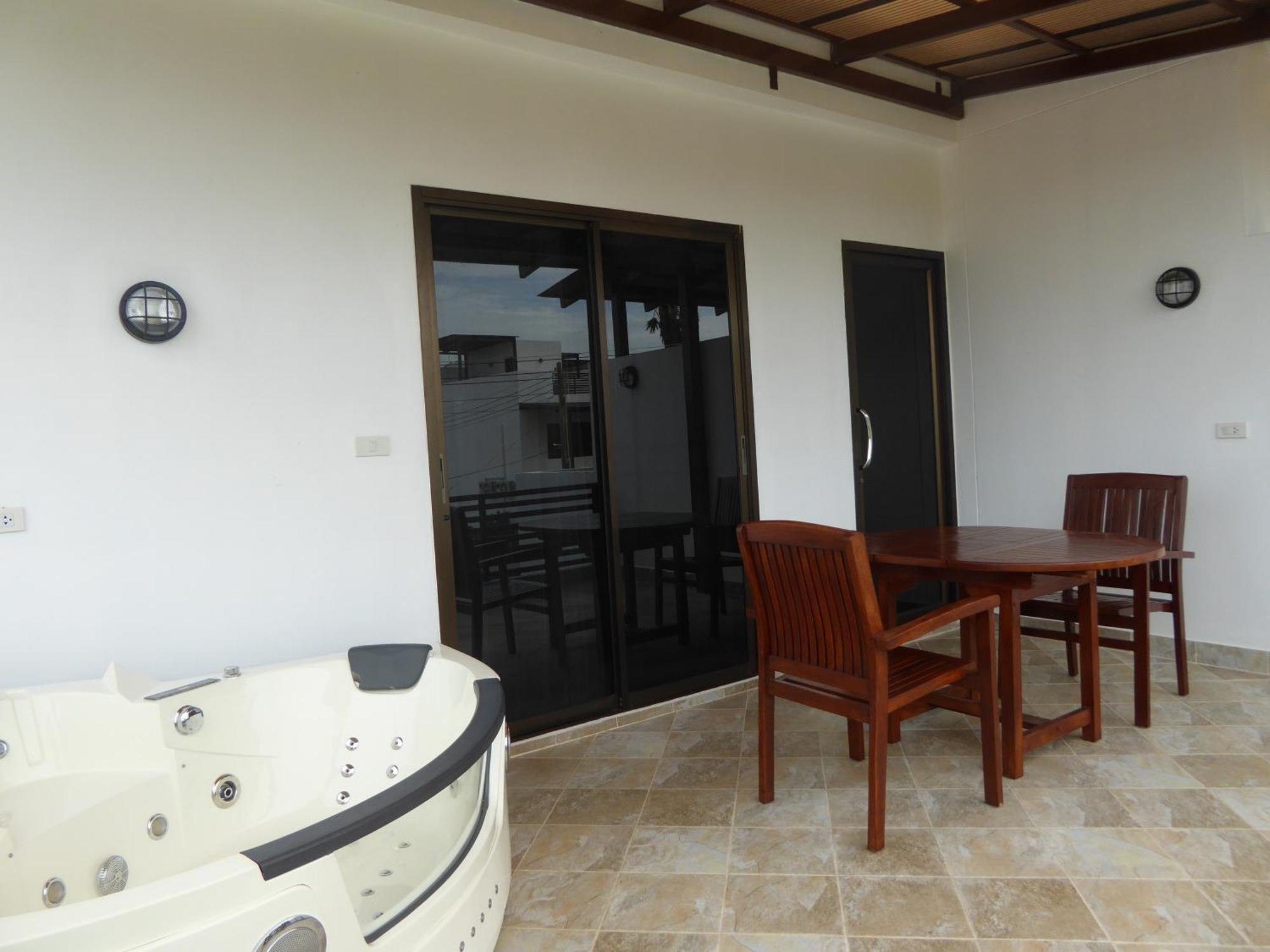 Oasis Garden & Pool Villa At Vip Resort Ban Phe Pokoj fotografie